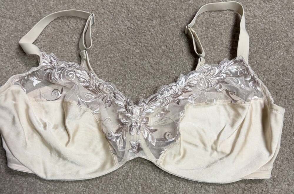 Soma Sensuous Lace 1" Minimizer Bra in Light Nude size 42DDD Wireless